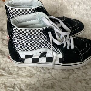 Vans , women’s 6, black white high top.